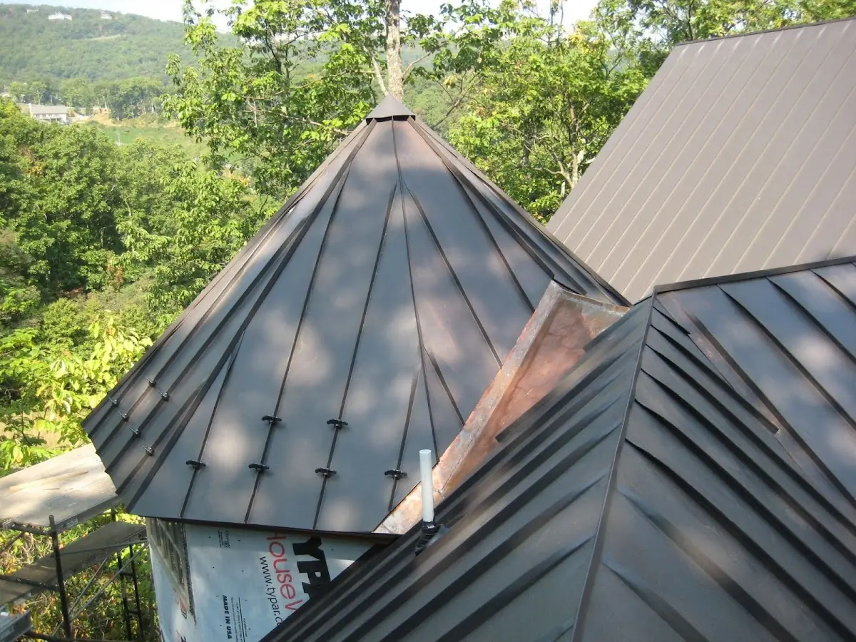 Professional Gutter Cleaning by Craftsman Roofing in Shangri La